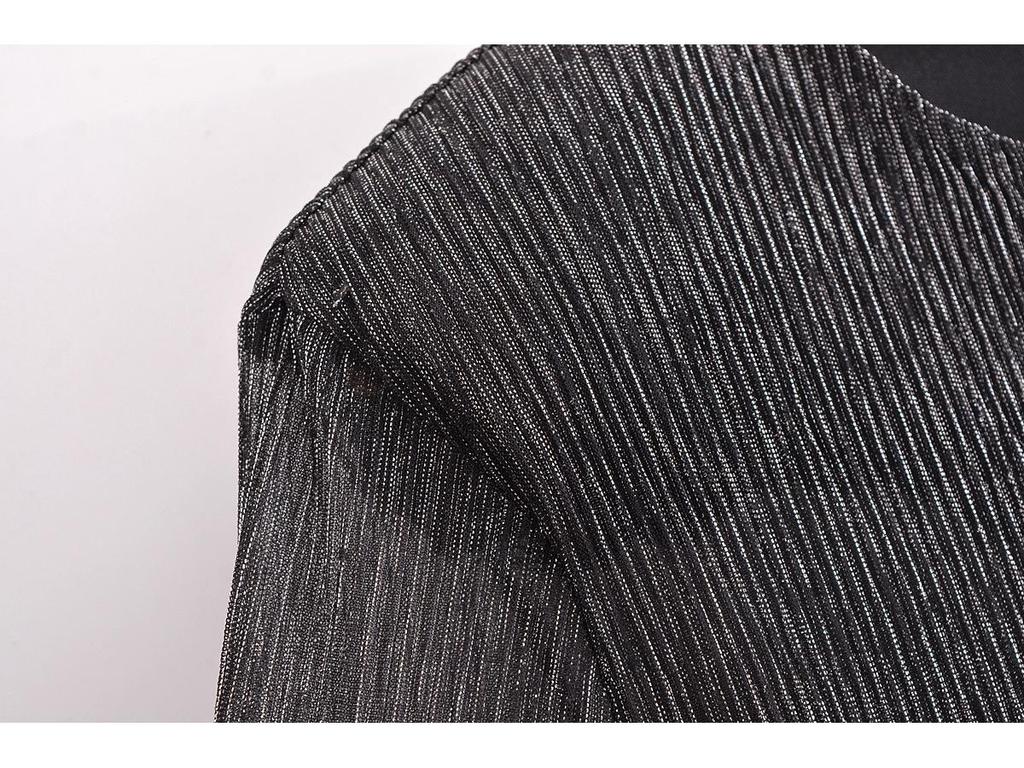 Spring 2025 Women's European & American Style Casual Pleated Dress with Simple Round Neck