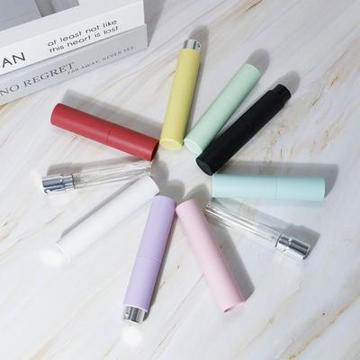 Podróżna Mini Butelka Perfum 10ml Wielokrotnego Uzupełniania Olejek Eteryczny Alkoholowy Atomizer Obrotowa Butelka Puste Pojemniki Kosmetyczne