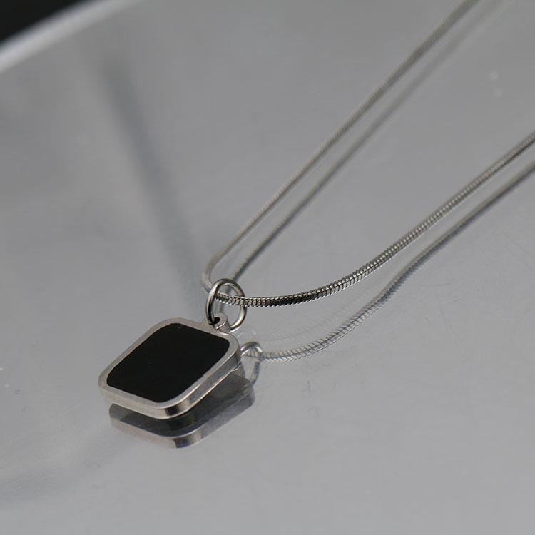 2025 High-End Minimalist Black Square Necklace with Hip Hop Design