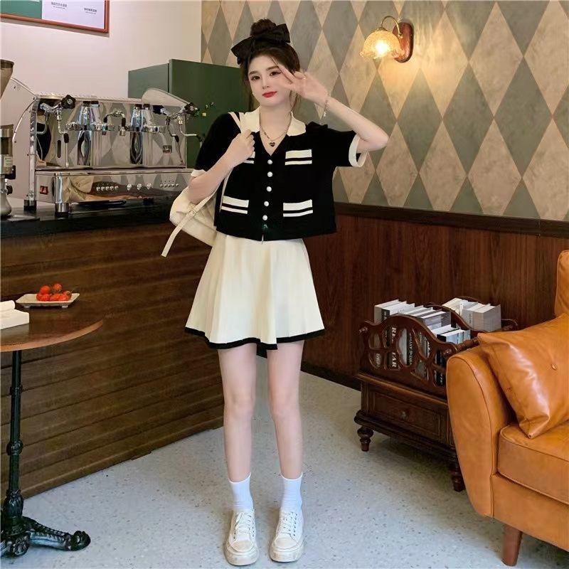 

Plus Size Summer Loose Top & High-Waisted Pleated Skirt Set S [Up to 95 lbs]