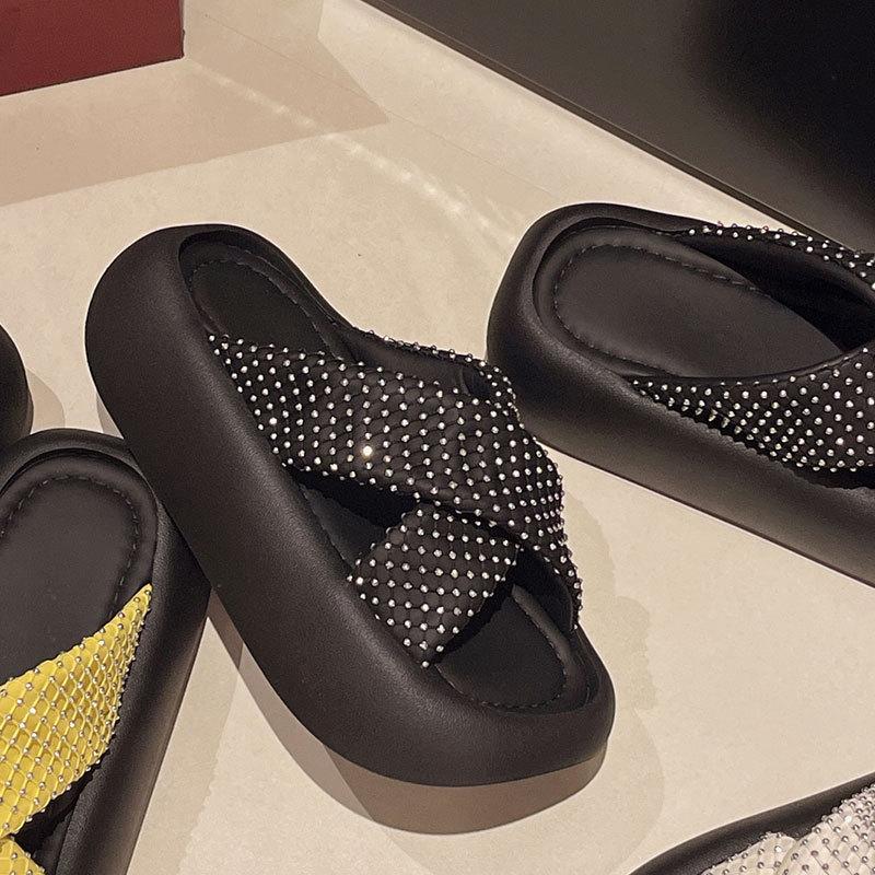 Thick-soled slippers women's summer wear 2025 new Internet celebrity fashion super fire rhinestone muffin with skirt one-word cool slippers