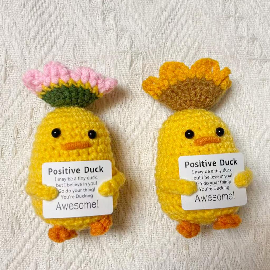 Zabawna Szydełkowa Pozytywna Energia Słonecznik Kaczka Lalka z Kartką Dekoracja Domu Pokoju Ręcznie Robiona Dzianinowa Kaczka Ozdoba na Biurko Prezenty
