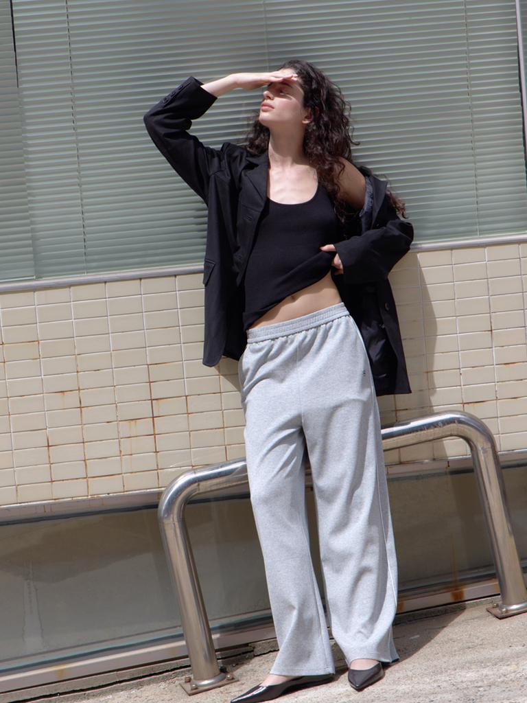 Elssibeui Embroidery Wide Sweat Pants_Gray