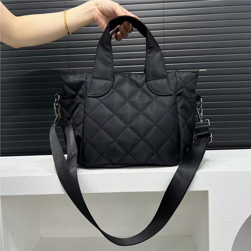 Women'S Seam Casual Contrasting Handbag Lightweight And Simple Versatile Embroidered Thread Shoulder Bag