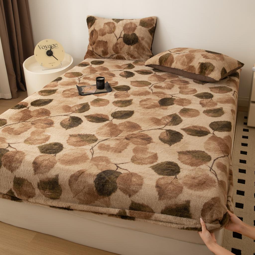 Double Bedspreads Warm Milk Velvet Fitted Sheet Long Velvet Mattress topper All-Around Elastic Band Bed Cover Bed Linen