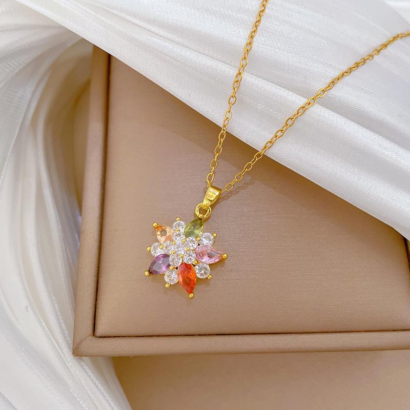 Bunte Blumen voller Diamanten, Temperament von leichtem Luxus, Wunderschöne Voll-Diamant-Halskette, Vielseitige Damen-Schlüsselbeinkette, Titanstahlkette