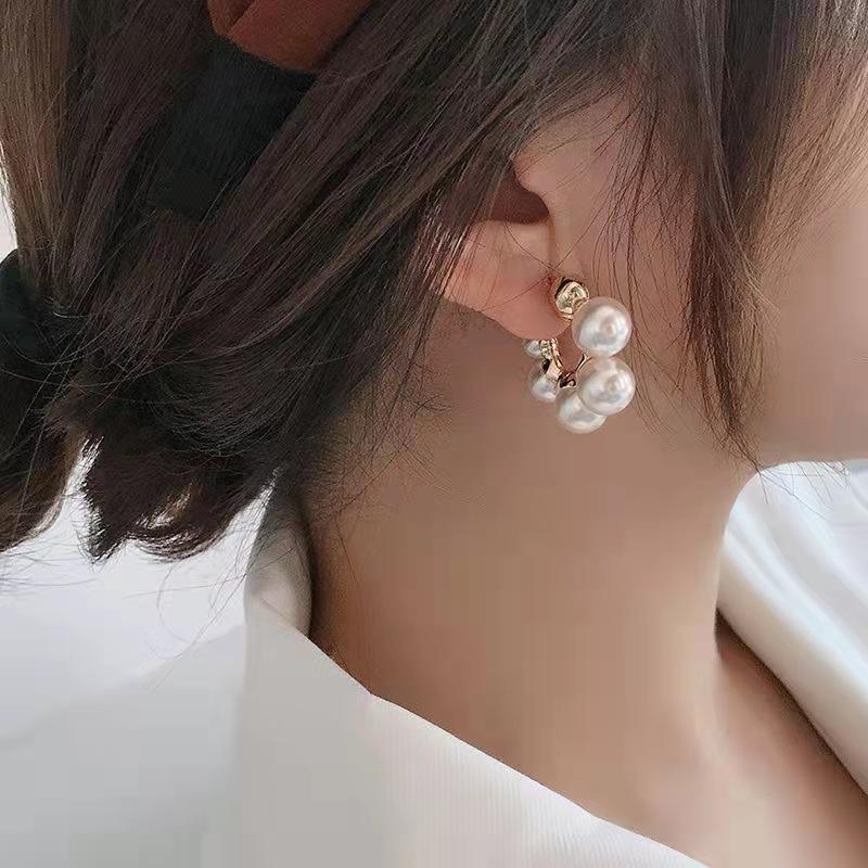 Minimalist C-shaped Ear Cuff with Large Pearl Stud - Elegant, Cold Style Earrings