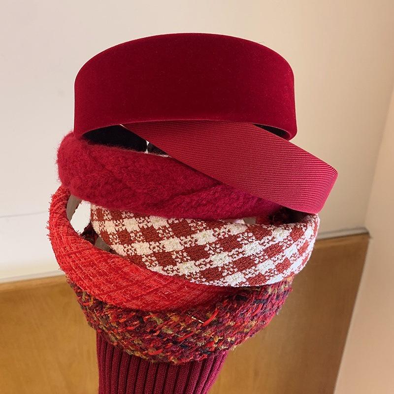 Elegant Velvet Red Holiday Headband for Women – Perfect for Autumn, Winter, and Christmas Celebrations