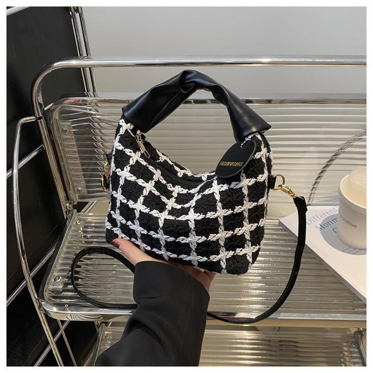 2024 New Plaid Fabric Casual Bag Fashion Wool Retro Texture Simple Single Shoulder Crossbody Handbag Women чёрный