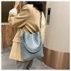 Fashion temperament big bag women's 2025 new crocodile pattern bucket bag women's large-capacity high-end shoulder messenger bag