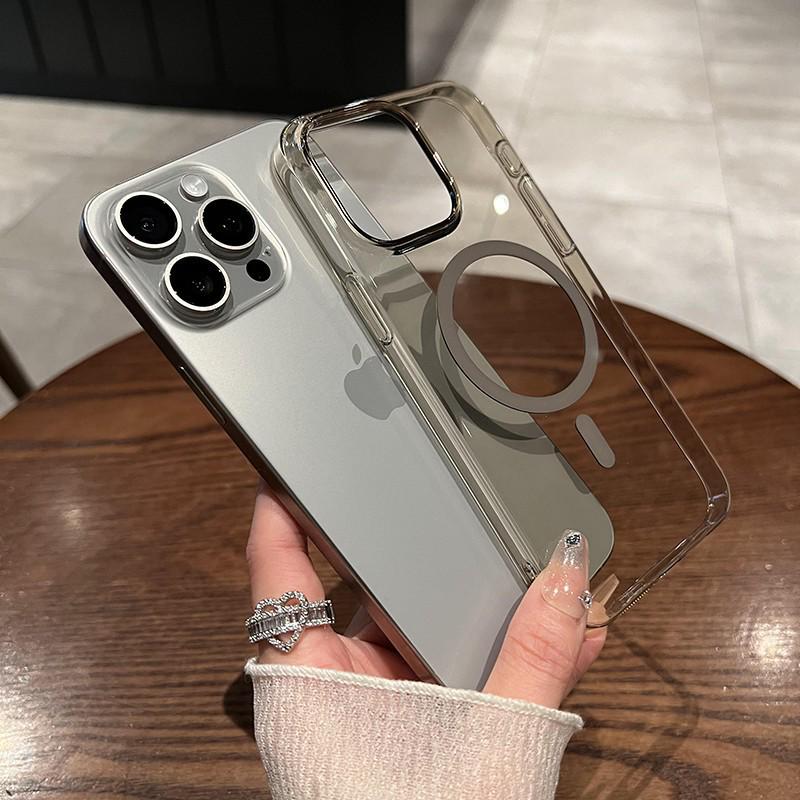 iPhone 17 Pro Max Transparent Magnetic Charging Case with Large Lens Hole and Durable Hard Shell
