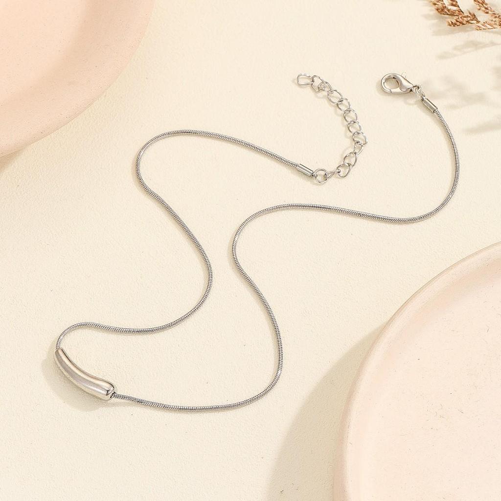 2024 Minimalist Hip Hop Necklace: Eggplant & Chili Pendants on Luxury Snake Bone Clavicle Chain