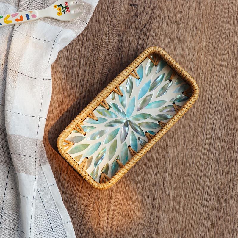 Asian Handmade Rattan Shell Tray Decorative Dining Accessory Fruit Serving Plate Home Snack Storage Tray for Living Room