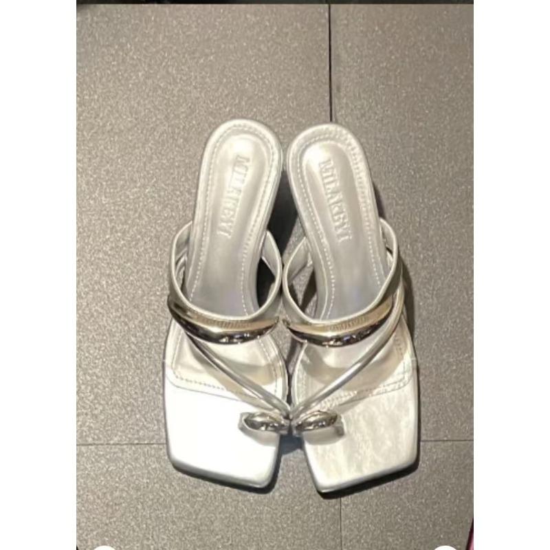 Fashion 2025 New Women's Shoes Herringbone Clamping Toe Slippers Female Summer Outwear High Heel Clamping Sandals Sandals Female