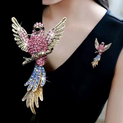 1 pièce Broches Exquises pour Vêtements de Femmes Accessoires de Manteau Cadeaux Broches Mode Pleine de Cristal Animal Colibri Broches
