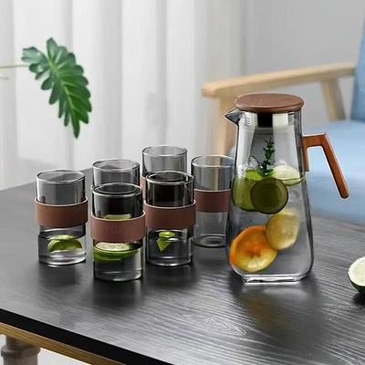 ZISIZ Walnut Handle Glass Pitcher & Tumbler Set