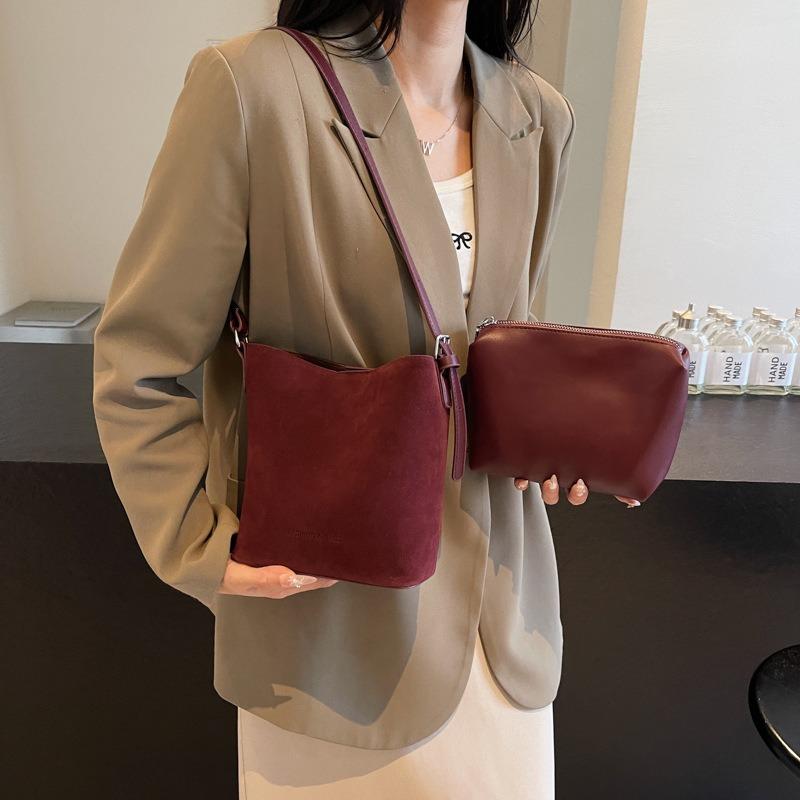 Autumn and winter retro armpit new commuter trend messenger bag large capacity shoulder fashion bucket bag