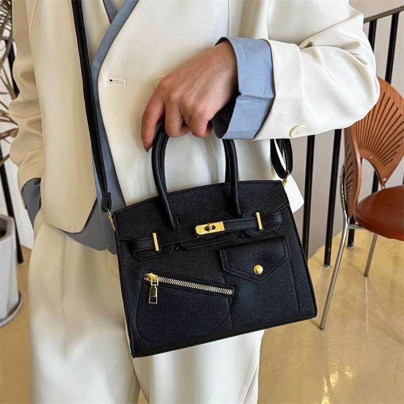 Bags Large capacity tote bag 2025 new Korean version fashionable simple handbag women's versatile messenger commuter bag