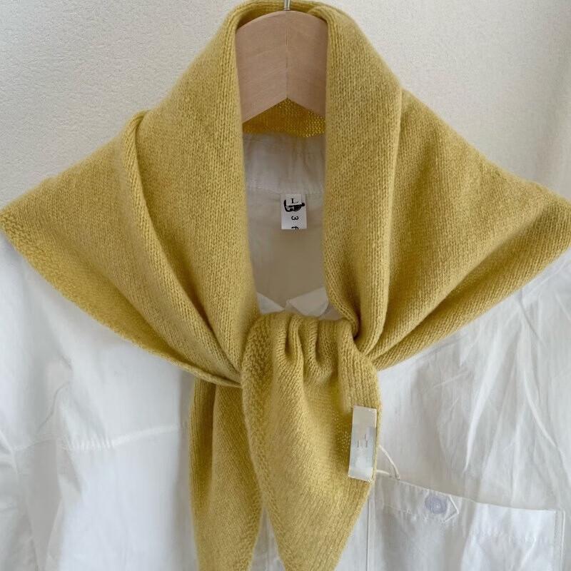 Women s Knitted Triangle Scarf