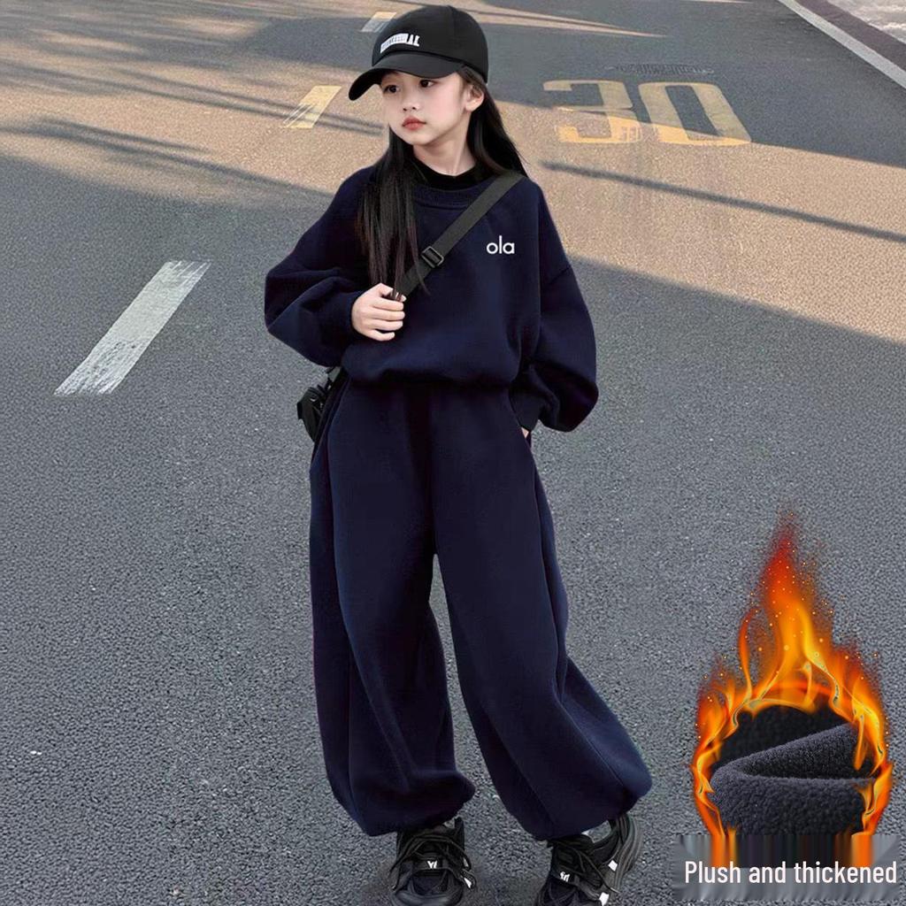 Girls' Fleece-Lined Sweatshirt Set: 2025 Autumn/Winter Fashionable Two-Piece for Kids - Casual, Loose, and Cozy.