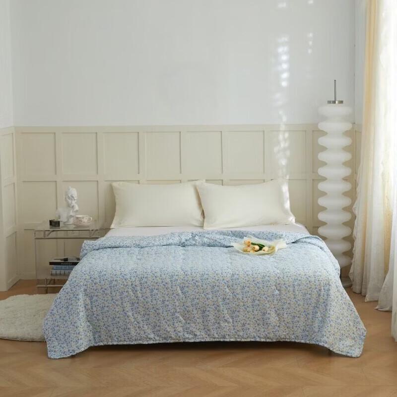 Hodo Flower Language Blue Summer Quilt