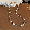 Fashion versatile color matching pearl necklace retro niche high-end sense collarbone chain personality light luxury design sense necklace women