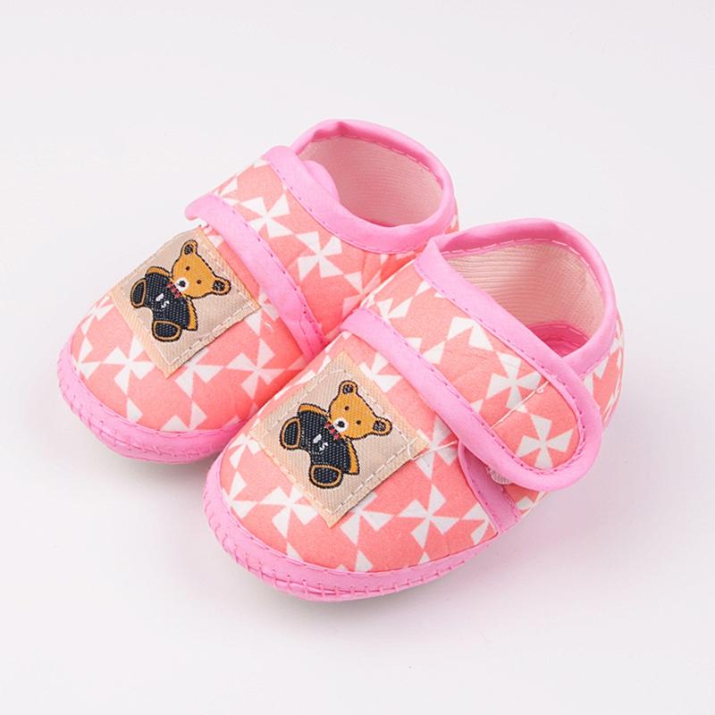 Babysko Cartoon Bear Patch Cloth Sko med myke såler til nyfødte småbarn
