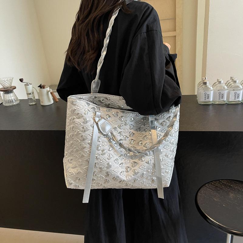 Fashionable Commuting Trendy and Personalized New Beautiful Large Capacity Casual One-shoulder Hand-to-door Tote Women's Bag