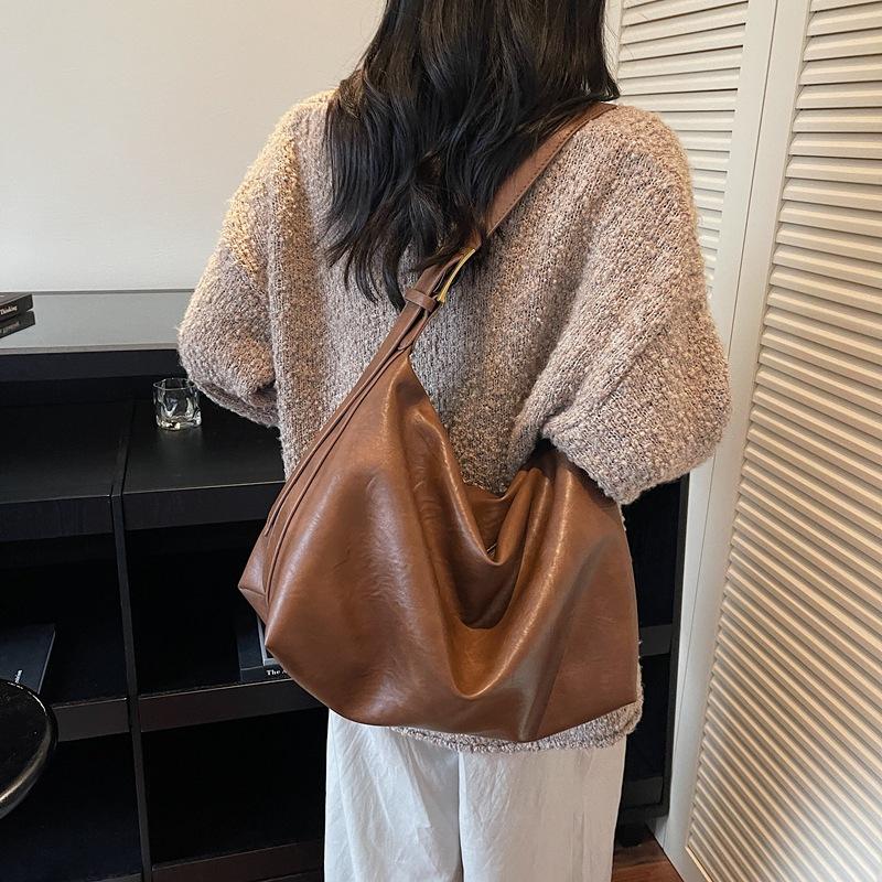 Popular Bags Women's Retro Niche Commuter Tote Bag Versatile Shoulder Messenger Bag