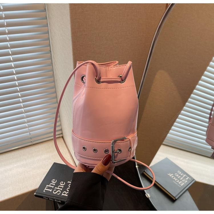 Nowa niszowa torba wiaderko, torba gwiazda ze sznurkiem, słodka i cool osobowość, suwak, listonoszka cross-body, codzienna torba na ramię