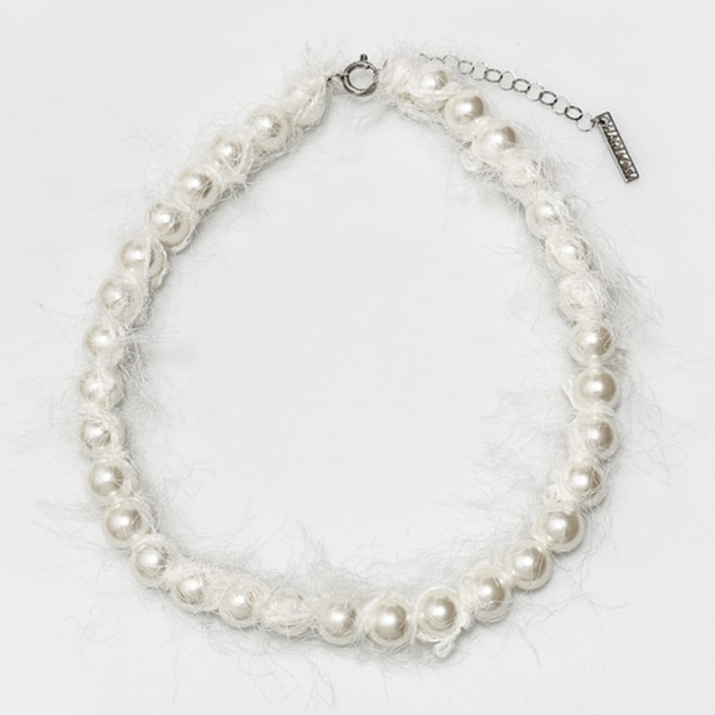 August Harmony Mohair Mix Pearl Necklace / White