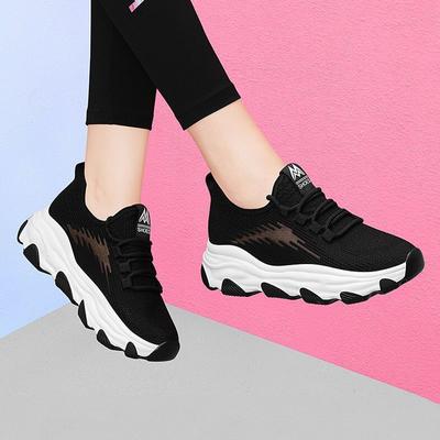 Modische Laufschuhe mit weicher Sohle, atmungsaktive Sportschuhe aus Mesh für den Frühling, vielseitige, lässige, leichte Damenschuhe
