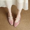 Französische quadratische Kopf Perlenwort mit niedrigem Absatz Einzelne Schuhe Damen Frühling und Herbst Retro Elegant Flacher Absatz Mattes Licht Mund Mary Jane Schuhe