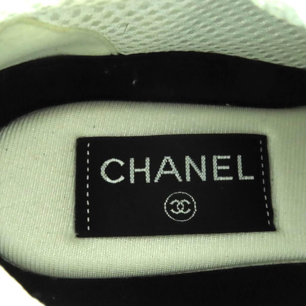 Ausgezeichnete CHANEL Sneaker Schwarz Weiß Leder Damen 37 G38299 Gebraucht