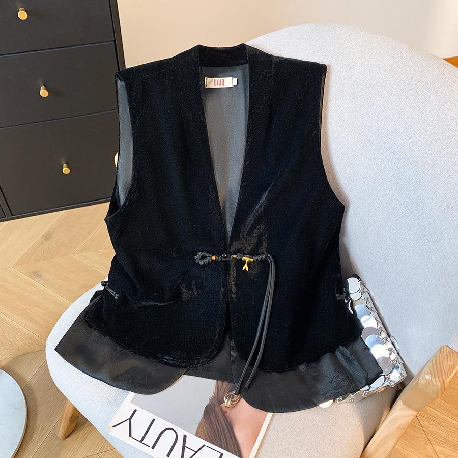 Elegant Embroidered Gold Velvet Stand Collar Waistcoat
