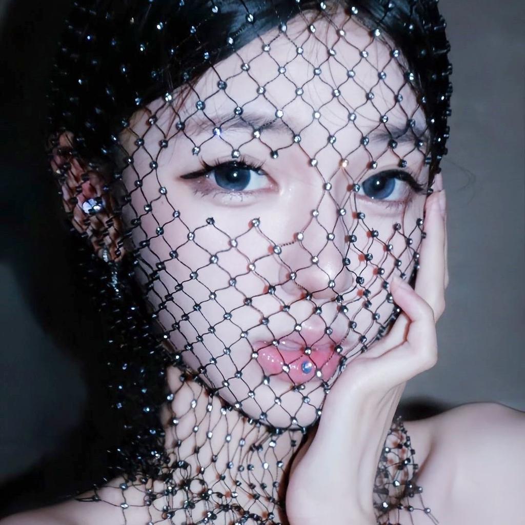 Rhinestone Fishnet Face Veil, High-End Photo Prop, Stylish & Creative Grid Sparkly Headpiece Head Veil Accessory
