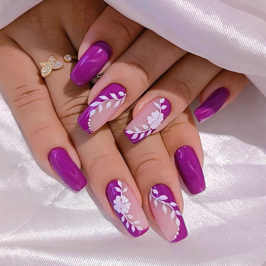 

2024 Spring/Summer Handmade Purple Rectangle Nails with Four-Leaf Clover Design.