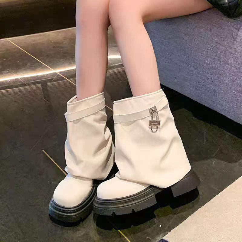 2024 New Internet Celebrity High Sense Thick Bottom Super Fire Show High Short Boots British Style Winter Explosion Martin Boots Women