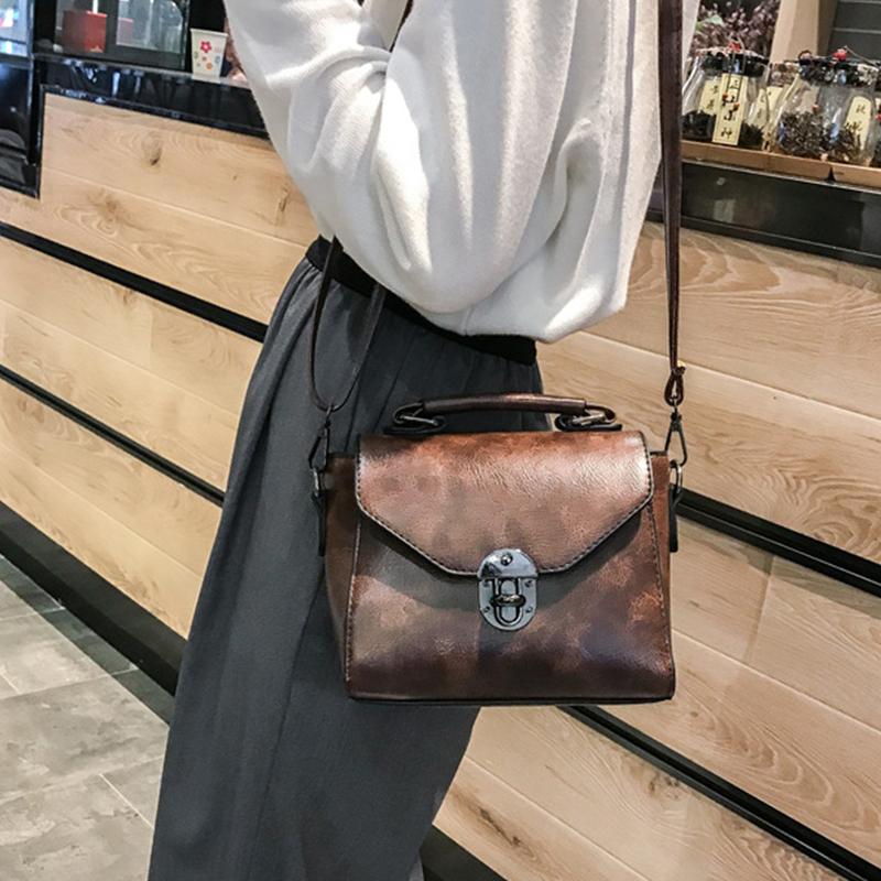 Små firkantede vesker for kvinner mote ensfarget designer crossbody skulderveske vintage PU-skinn håndvesker dameveske