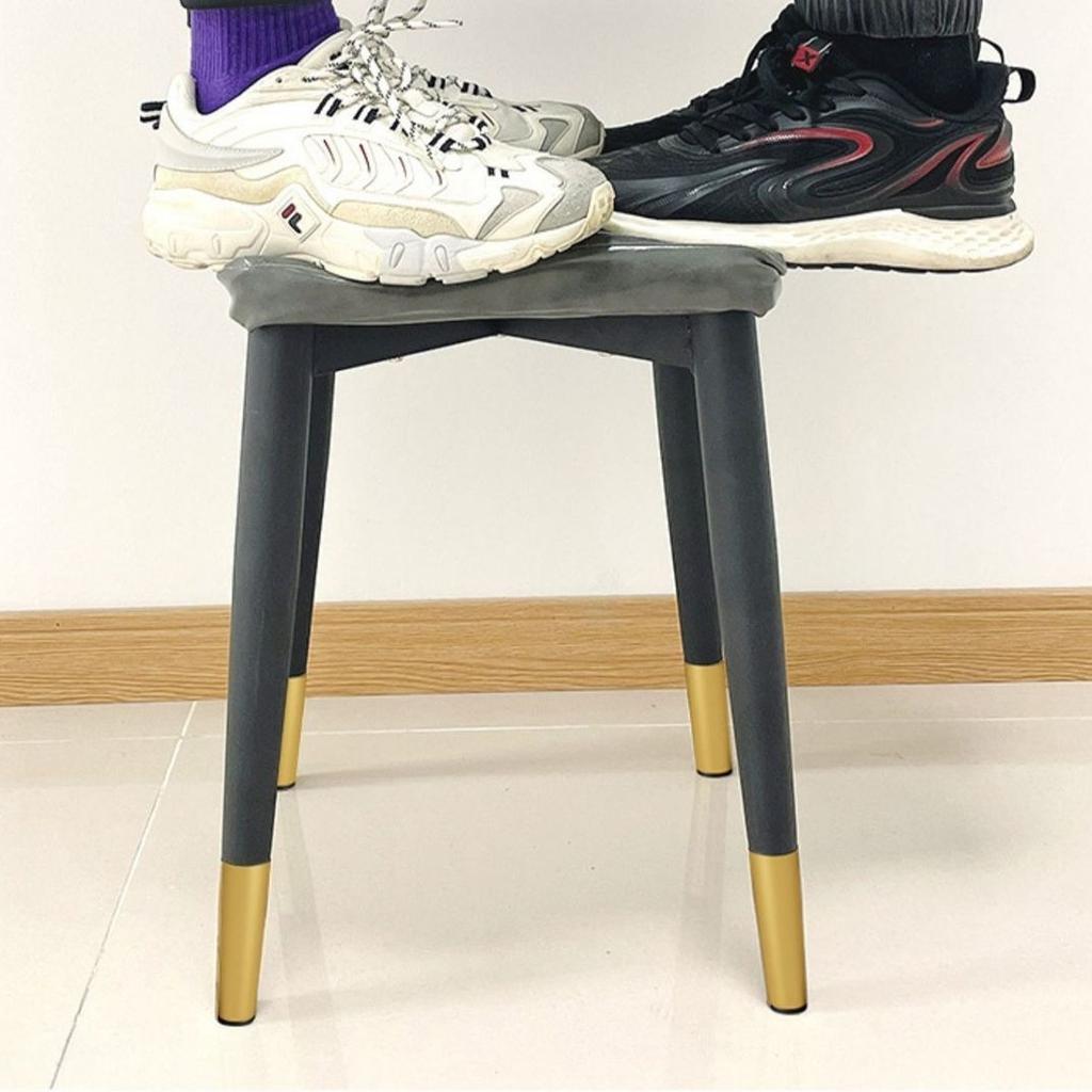 Tabouret rembourré moderne pour salle à manger, salon, chambre à coucher et bureau | avec repose-pieds doré, structure de pieds croisée