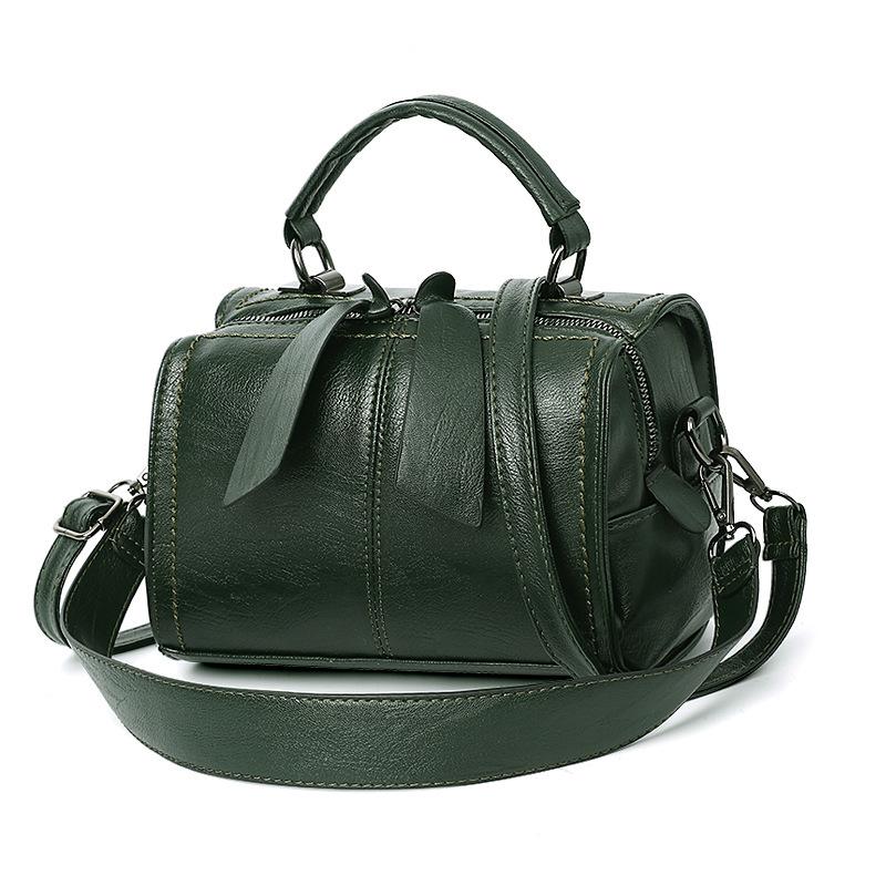 Bag women's Korean version of the new winter fashion portable shoulder bag messenger bag simple soft leather bag