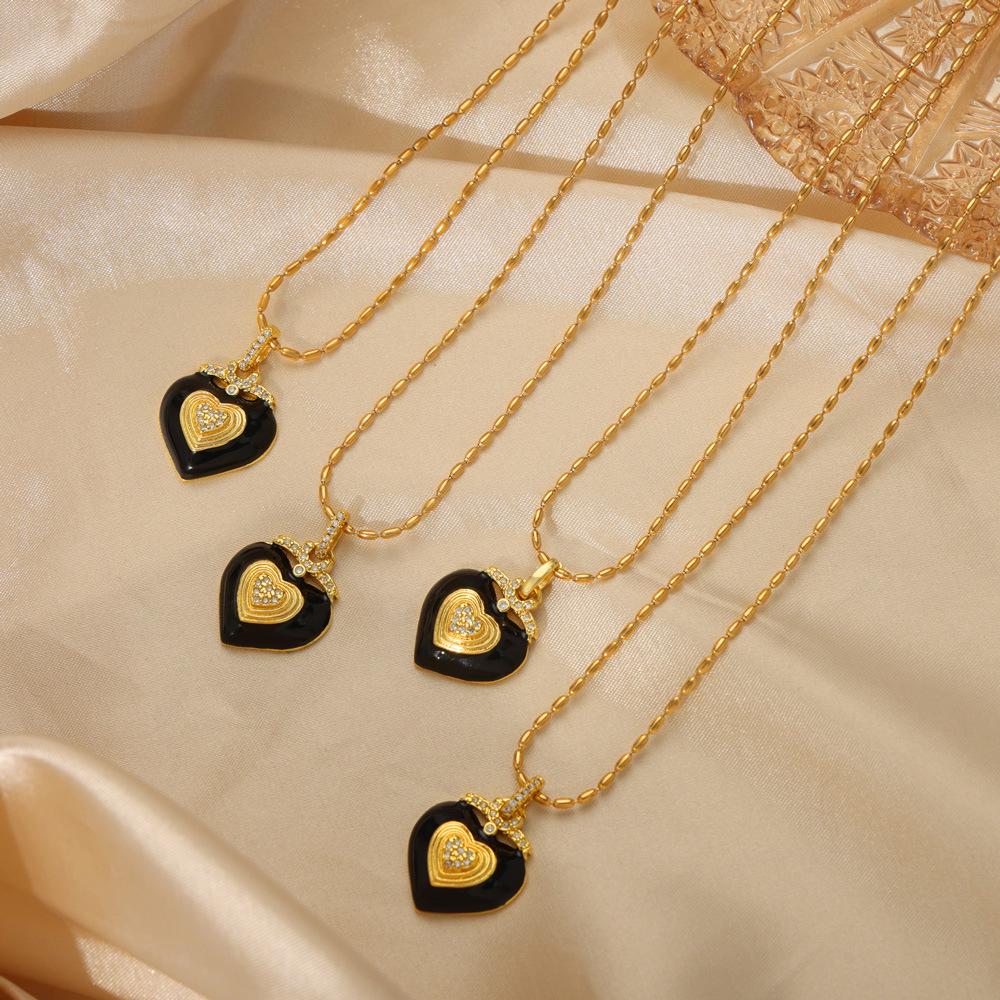 Heart-Shaped Enamel Pendant Necklace with Diamond Inlay, Rice Bead Chain, Titanium Steel, Gold Clavicle Chain, Women's Simple Fashion.