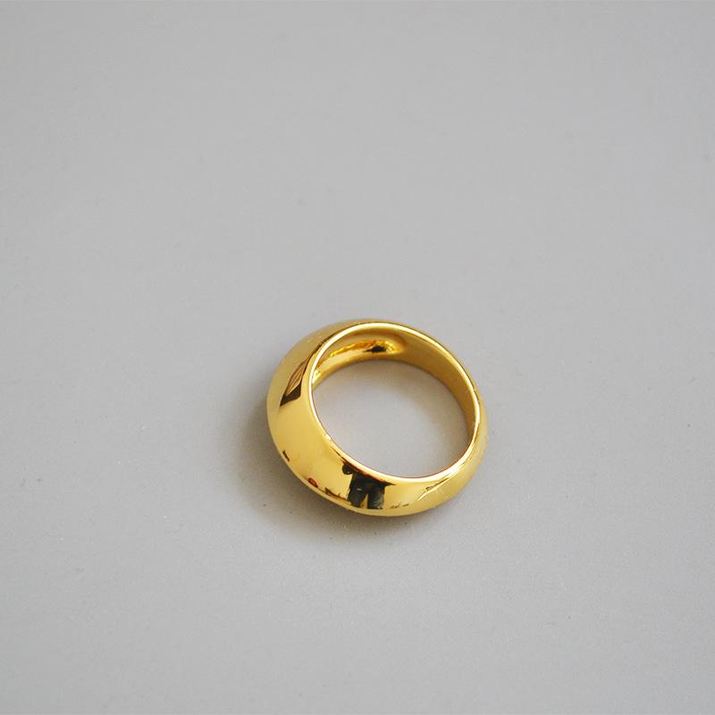 

French Minimalist Brass Curved Wide Band Fashion Ring for Women Size 6 золотой
