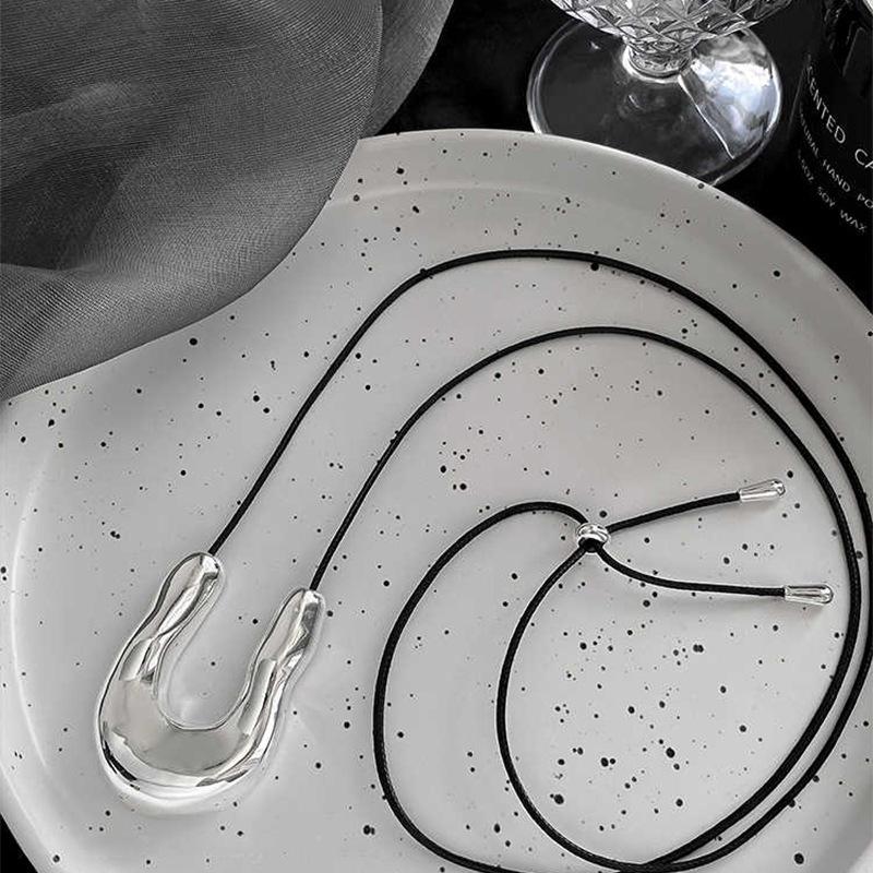 Y2K Starfish Flower Necklace: Cool, Sweet Style for Women’s Fashion