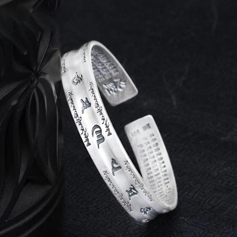 Engraved Cuff Bracelet Vintage Silver-Tone Alloy Wrist Bangle with Open Slip-On Design for Everyday Outfits and Casual Simple Gifting