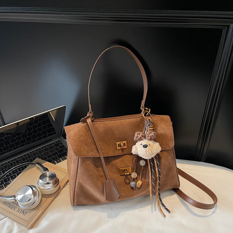 Premium Commuter Retro Matte Messenger Bag 2025 Autumn and Winter New Women's Shoulder Underarm Bag Portable Tote Bag