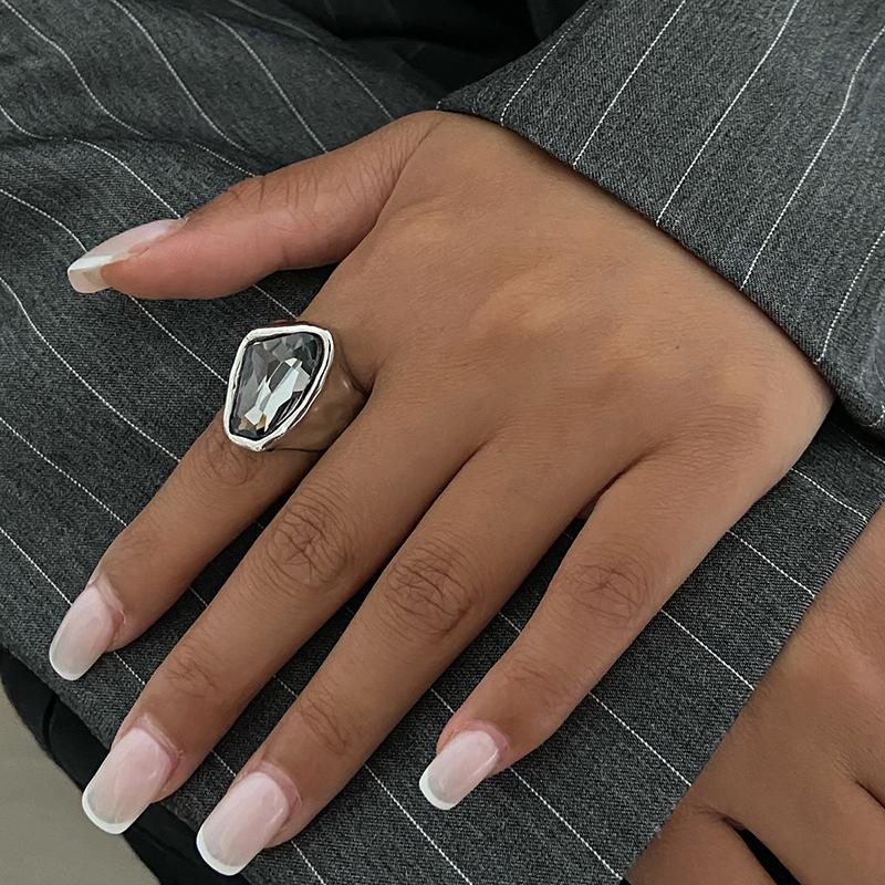 Grey Geometric Ring Women Minimalist Design Silver Color Square Finger Rings Asymmetrical Zircon Daily Wear Jewelry