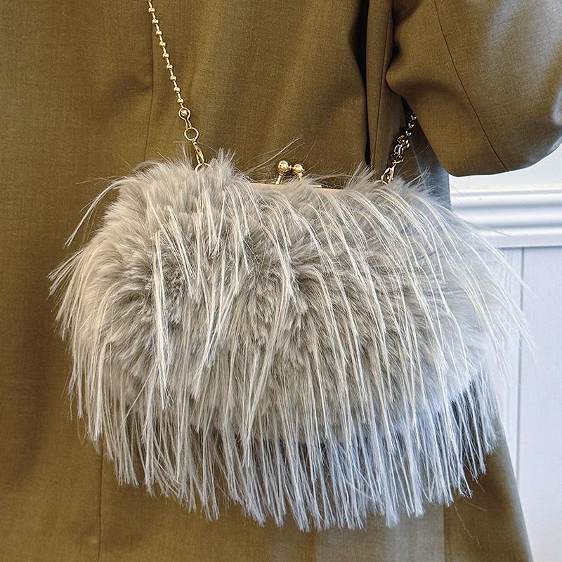 Autumn New Turkey Plush Bag 2025 Fashionable Solid Color Plush Bag High Value Shoulder Bag Oblique Chain
