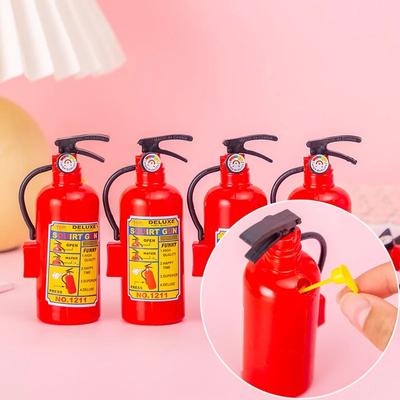 4 peças de brinquedos engraçados para crianças, mini extintor de incêndio, mini pistola de água, brinquedo de brincadeira para pessoas inteiras, bombeiros, adereços profissionais