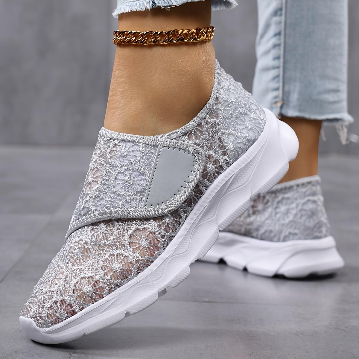 

[Sneakers] New Summer Fashion Solid Color Lace Breathable Lightweight Walking Shoes for Outdoor Use. 42